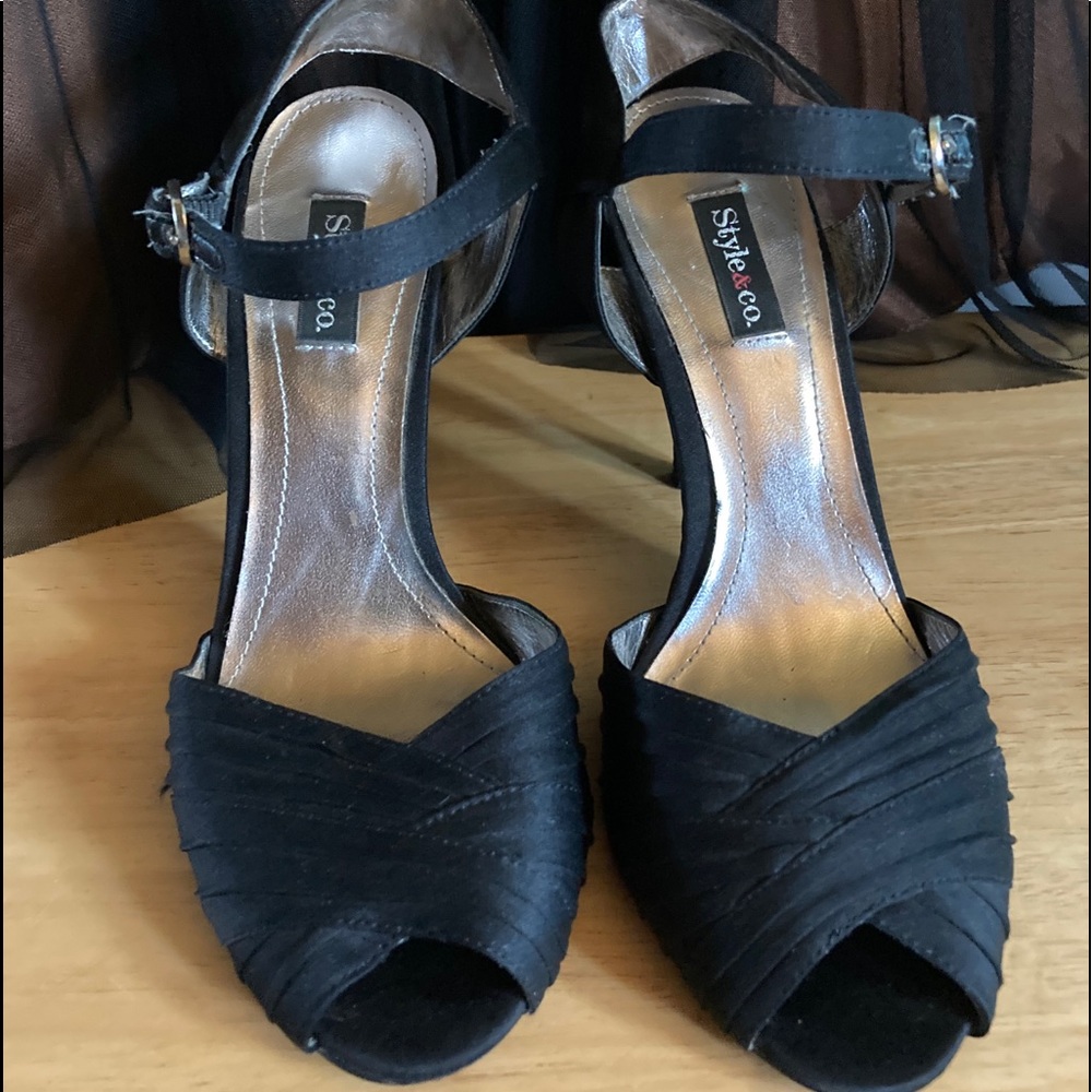 Black Dress open toe/heel strapped 4.5” Heels